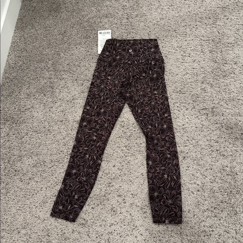 Align pant 25” size 4 - Picture 2 of 4